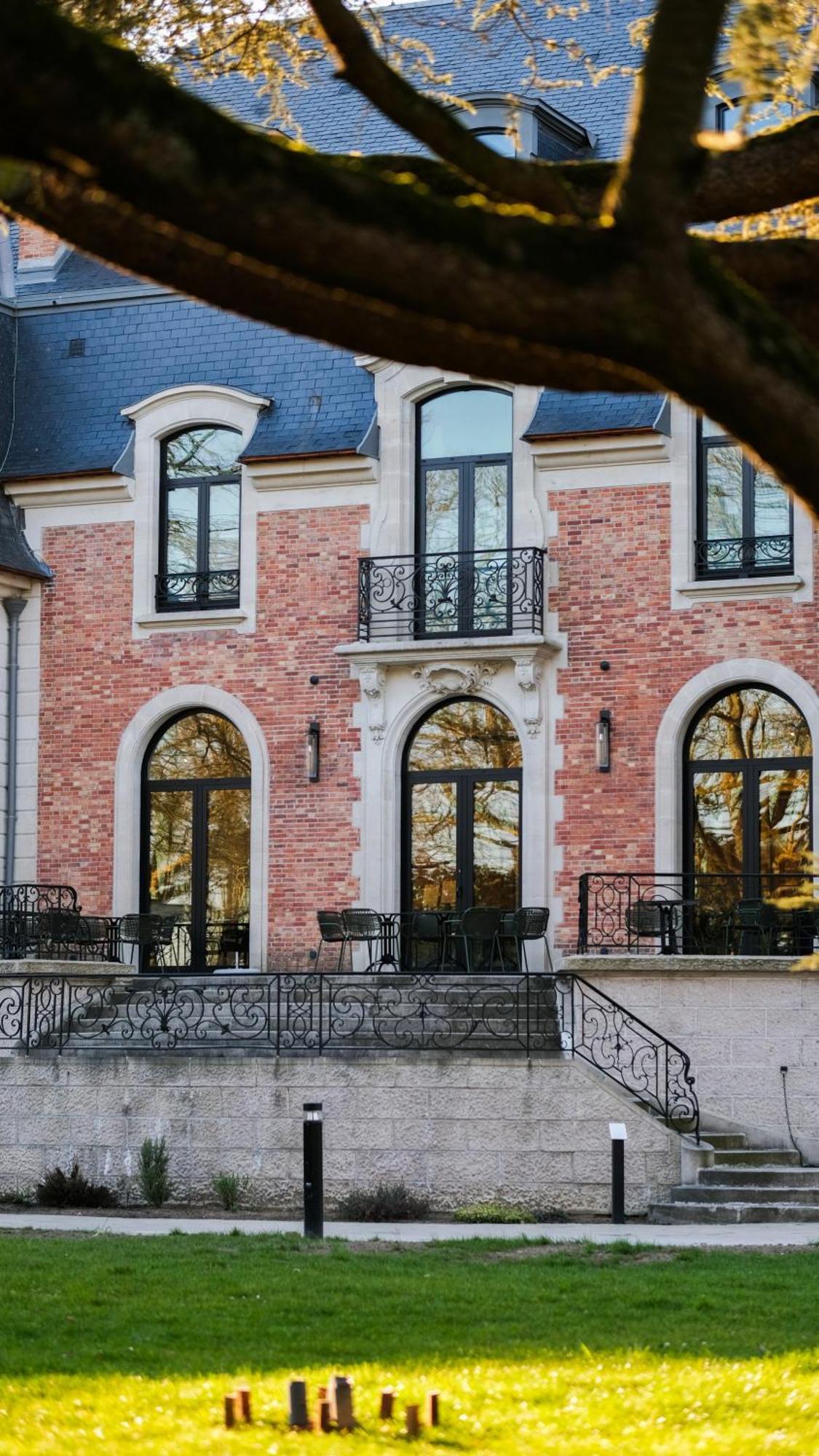 Hotel Bienheureux à Wasquehal Extérieur photo